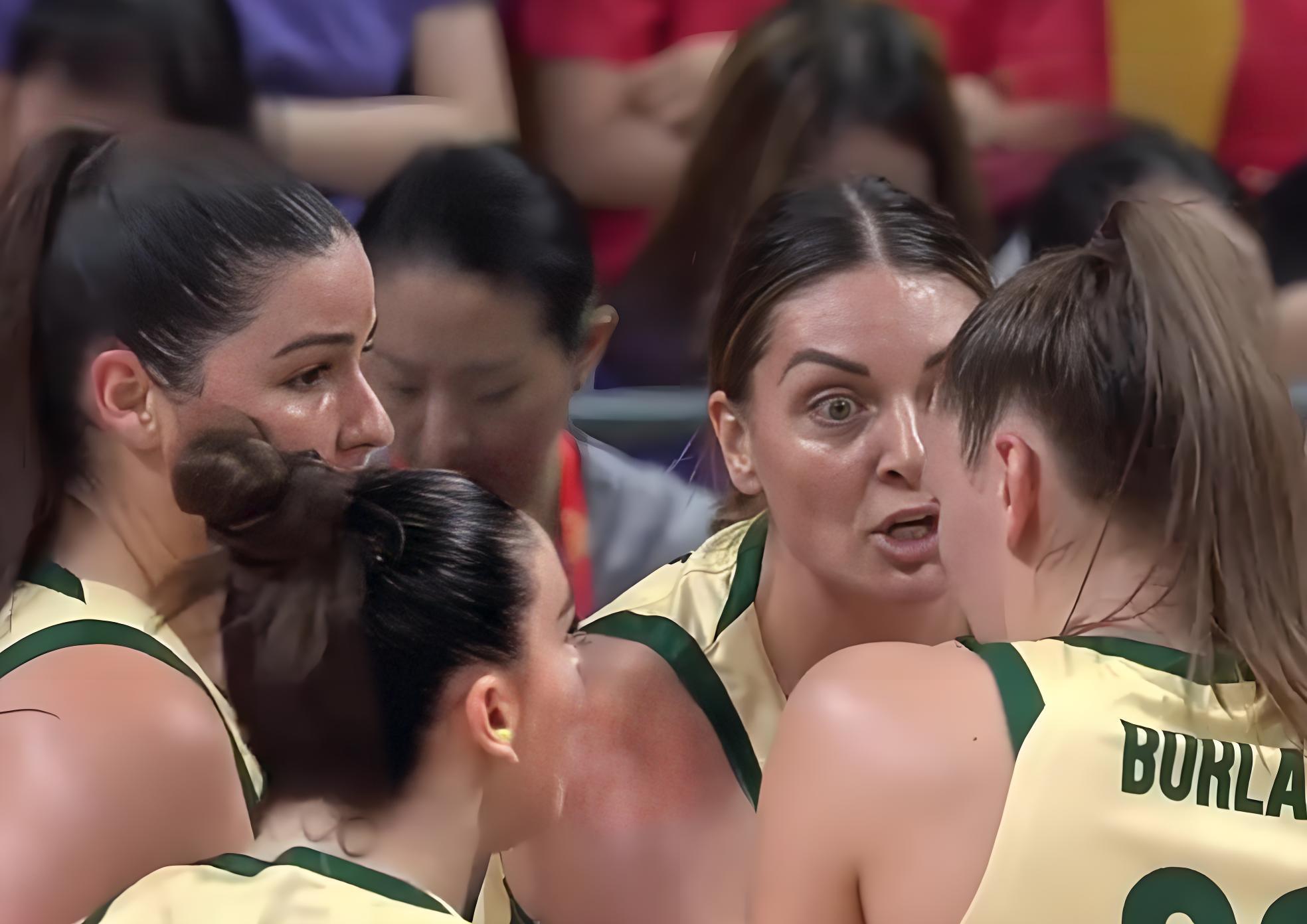 莱比锡训练开放日,国际比赛日手感冰凉引欢呼,CBA常规赛在即,球队文化再被提及的简单介绍 莱比锡训练开放日,国际比赛日手感冰凉引欢呼,CBA常规赛在即,球队文化再被提及的简单介绍