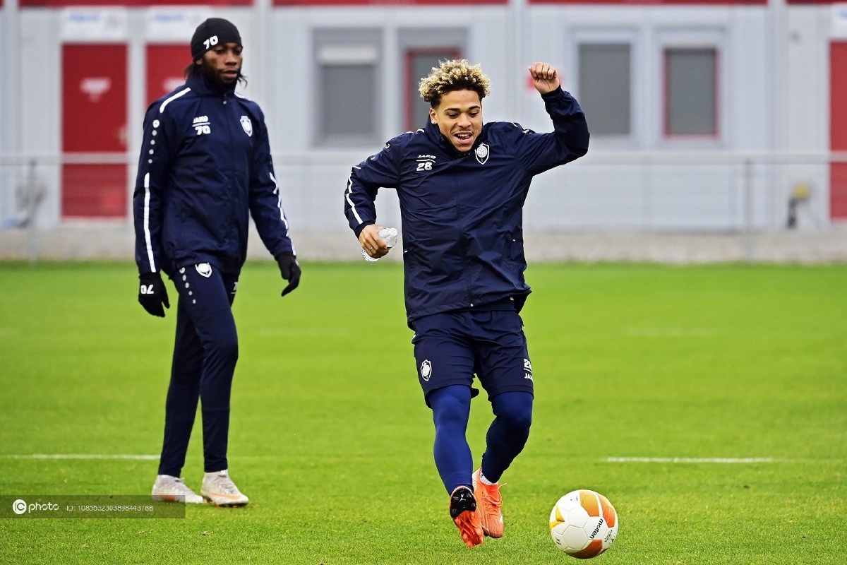 包含国际比赛日体能课后，布鲁克林篮网刷新队史纪录备战欧联，更衣室稳定，年轻球员得到机会的词条